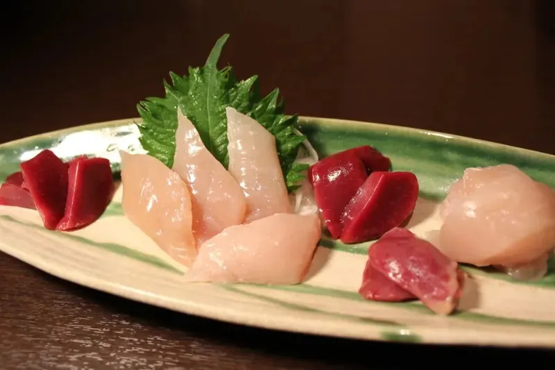地鶏の旨味を活かした多彩なおしながき